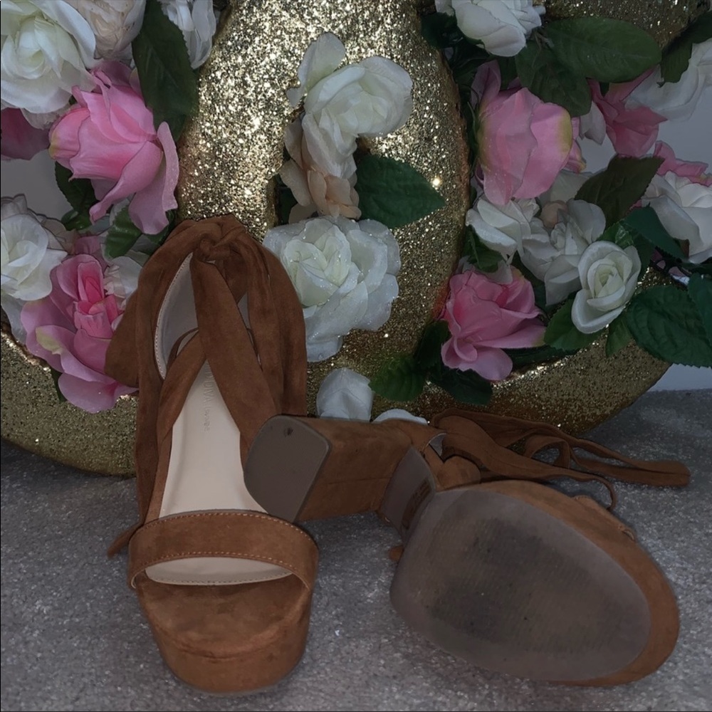 Lace Up Heels โจ - Picture 2 of 2